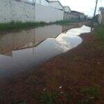 Após chuva, moradores sofrem com ‘lagoa’ em rua do Bairro Estrela Parque