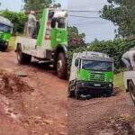 Caminhão de lixo atola em rua do Jardim Pacaembu: ‘Só valetas’, lamenta morador