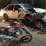 Santana colide na traseira de moto em grave acidente no Jardim Colibri