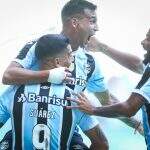 Grêmio bate Avenida e mantém campanha perfeita no Gaúcho em dia sem gol de Suárez