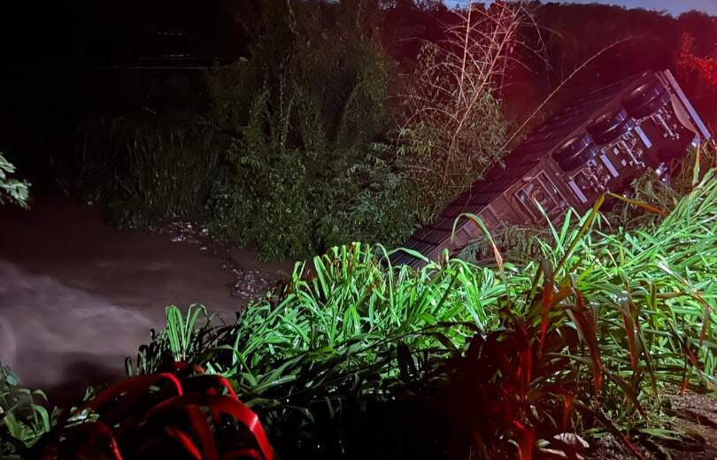 Caminhoneiro de Costa Rica morre após veículo cair de ponte no Mato Grosso