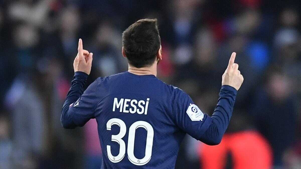 Sem Neymar e Mbappé, PSG vence de virada no Francês com gol de Messi