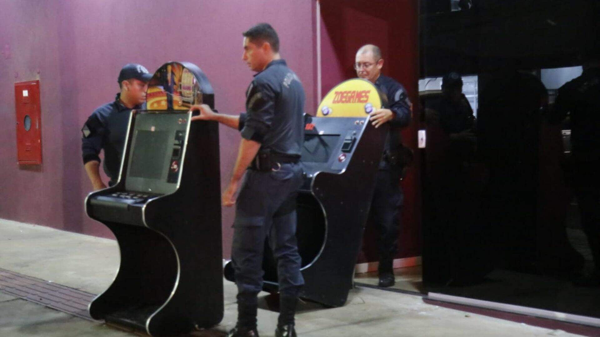 Garras encontra máquinas do jogo do bicho em casa no Monte Castelo