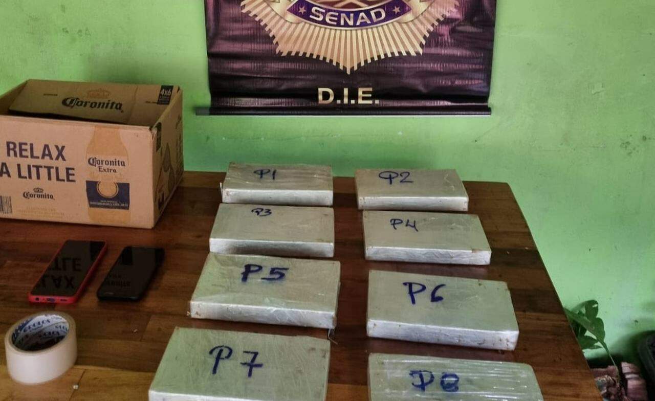 Brasileiro é flagrado traficando tabletes de cocaína no meio da rua no Paraguai