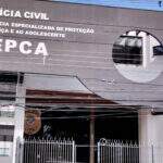 Polícia vai a escola após menina de 3 anos contar para professora ter sido estuprada em Campo Grande