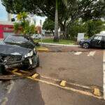 Motorista fura sinal vermelho e provoca acidente na Afonso Pena em Campo Grande