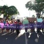 Funcionárias da UFGD fazem marcha e audiência pública para as mulheres de Dourados