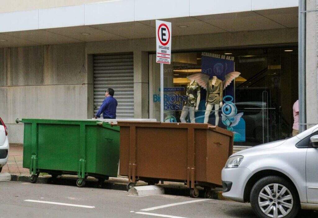 caçambas de lixo