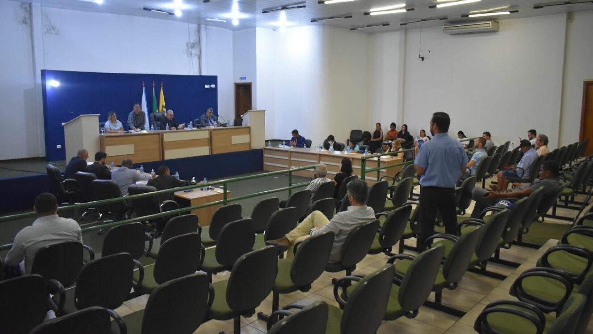 Câmara de Ribas do Rio Pardo aprova aumento de quase 50% em salário de secretários
