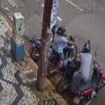 VÍDEO: Em segundos, casal furta motocicleta estacionada no Centro de Campo Grande