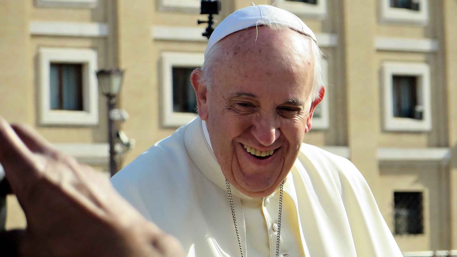 Papa reza missa para 1,5 milhão de pessoas em Portugal e diz a jovens: ‘Não tenham medo’
