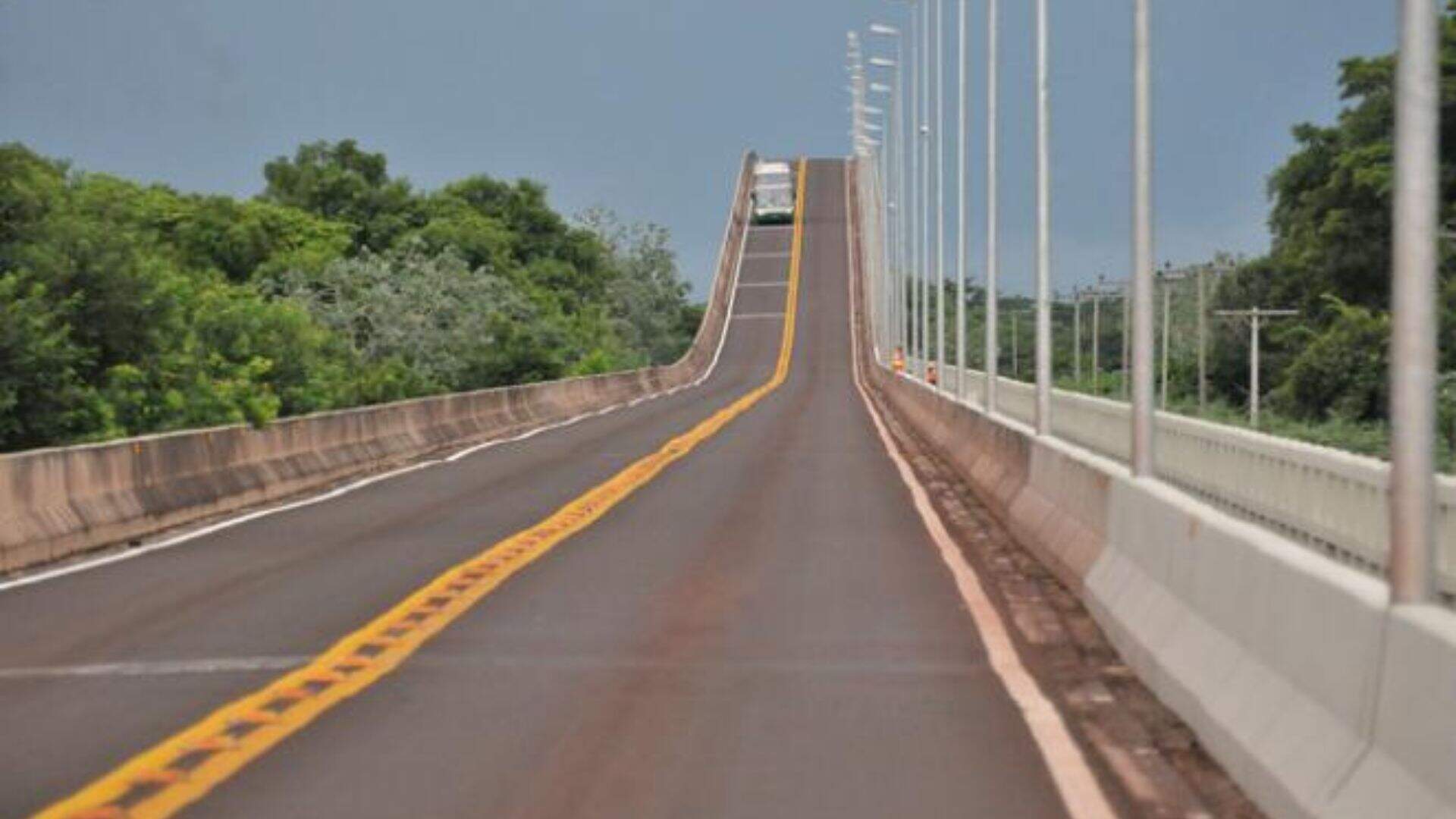 Pedágio de R$ 15,90 para carros volta a ser cobrado na ponte sobre o Rio Paraguai em MS