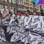 França é tomada por protestos após decreto de reforma da previdência