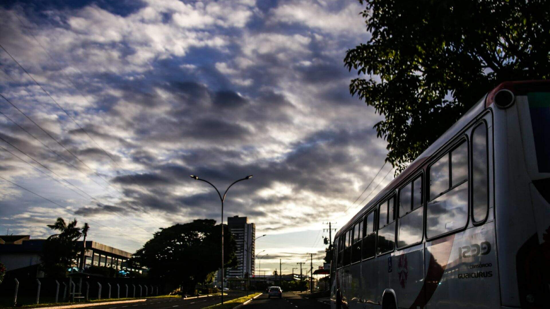 Tempo seco e céu limpo marcam quinta-feira em Mato Grosso do Sul
