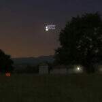 ‘Dança cósmica’: Lua, Vênus e Saturno podem ser vistos a olho nu neste sábado