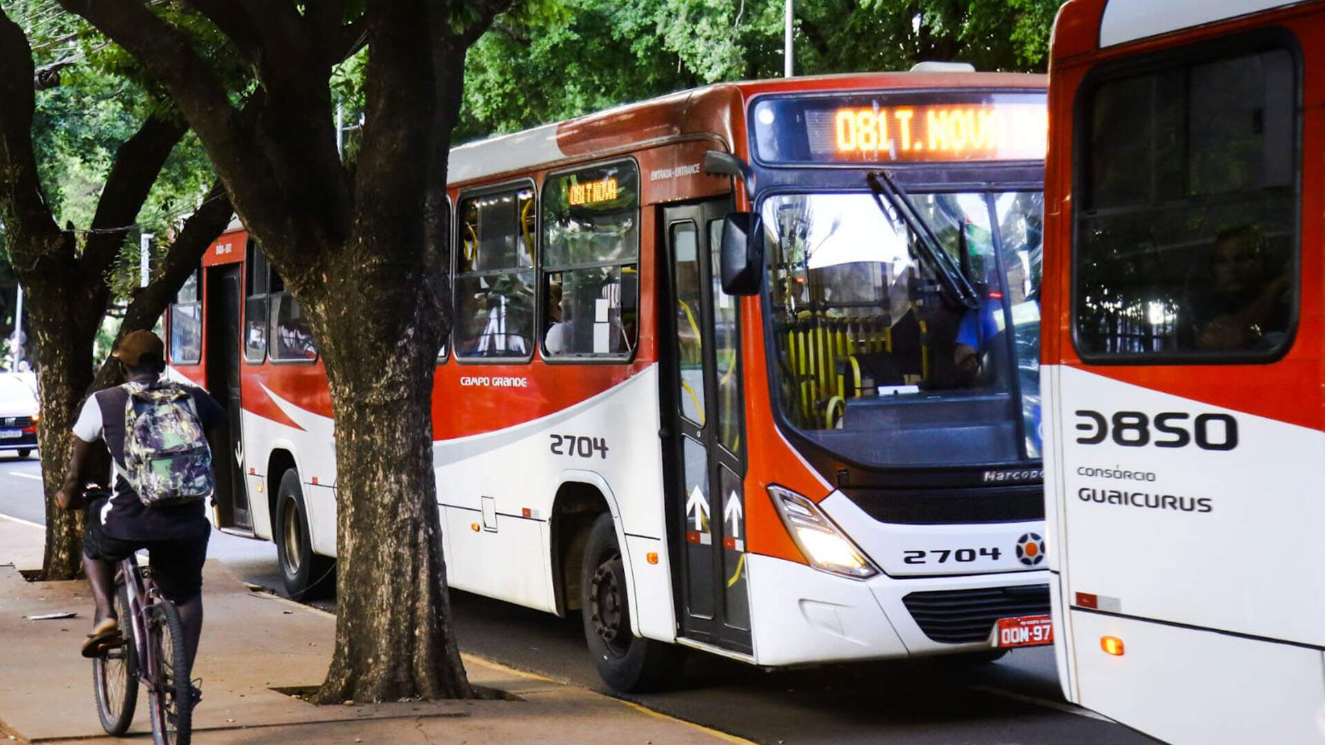 Três meses após aumento da tarifa, Consórcio continua com ônibus velhos e atrasos nas linhas