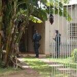 Mulher fere ex-namorado e atual a marteladas e facadas na Vila Popular