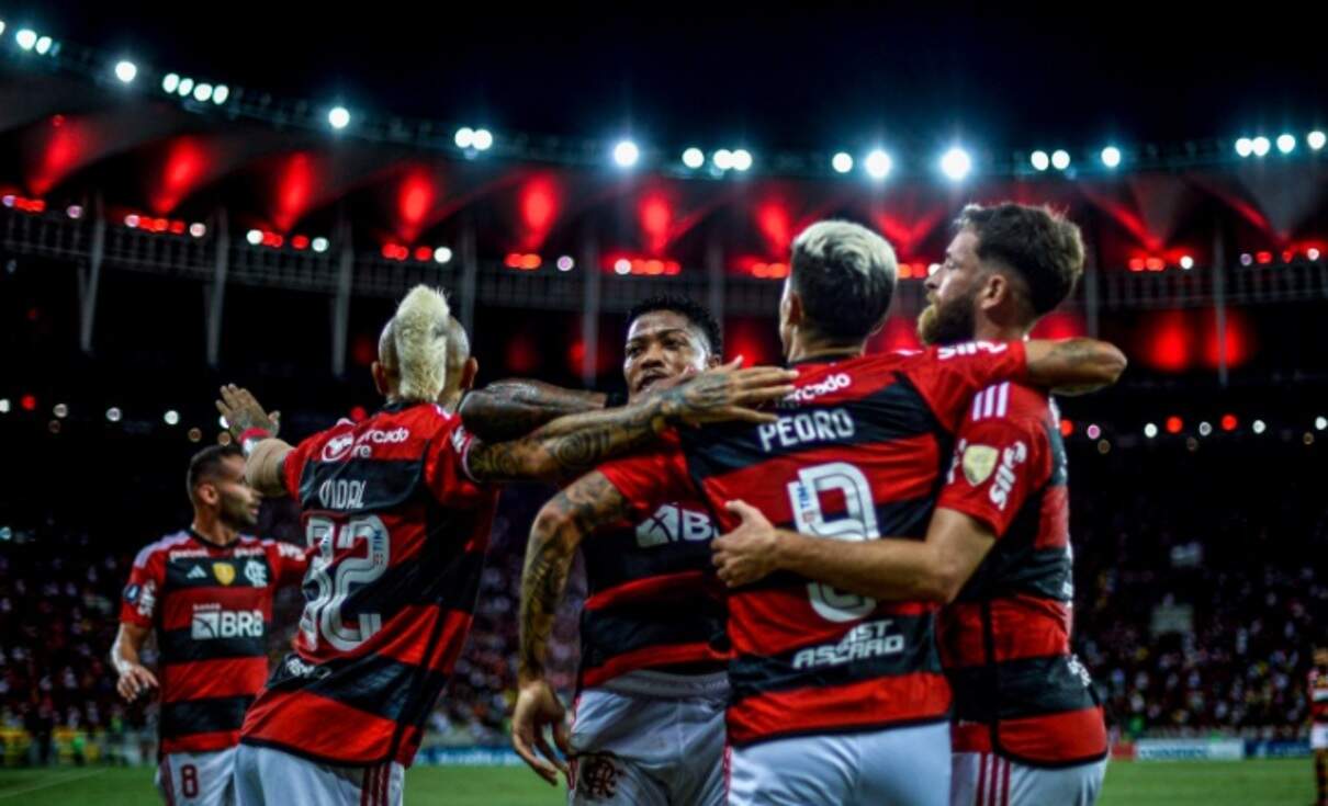 Pedro anota duas vezes e Flamengo bate o frágil Ñublense na estreia de Sampaoli