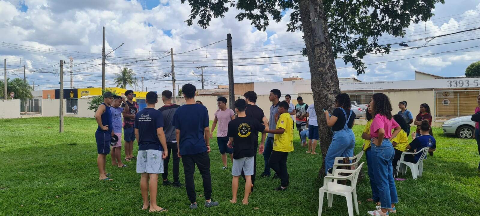 Jovens durante ensaio da Paixão de Cristo nas Moreninhas. Foto: Arquivo Pessoal 