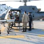 Com helicóptero da Marinha, militares socorrem vítima de queda de cavalo no Pantanal