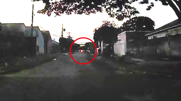 Câmera flagra motorista bêbado e sem CNH atropelando motociclista em Campo Grande
