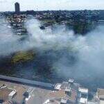 VÍDEO: incêndio mobiliza bombeiros e fumaça invade residências em Campo Grande