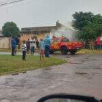 Criança avisa pais sobre fogo e família sai às pressas de casa na Vila Popular