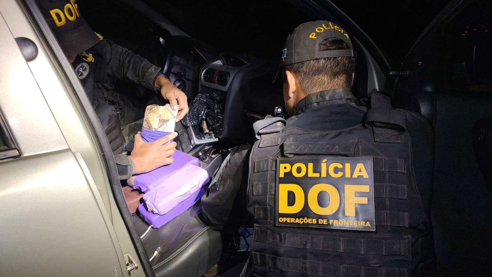 Motorista de São Paulo é flagrado com 5 volumes de pasta de cocaína na MS-040