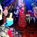 Leitura de cartas e quiromancia: festa de Santa Sara Kali celebra tradição cigana em Campo Grande
