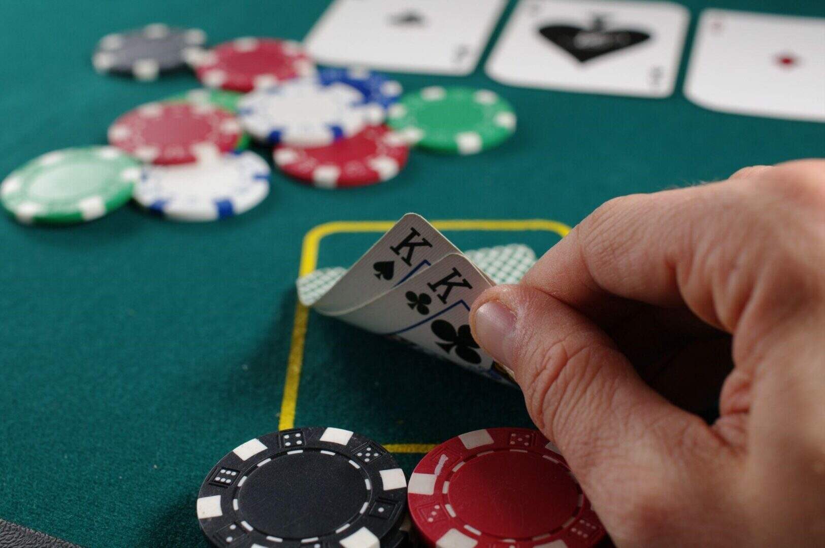 Como aprender a jogar POKER fácil (Texas Hold'em) 