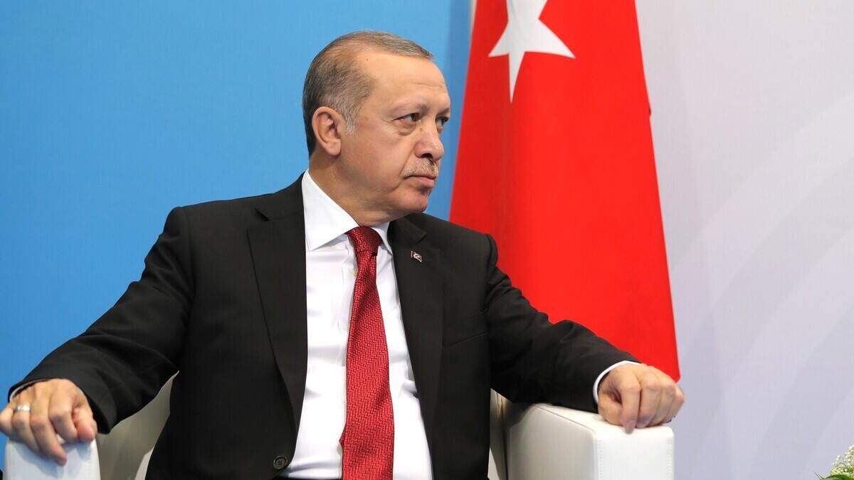 Erdogan deve continuar se relacionando ao mesmo tempo com Ocidente e Rússia