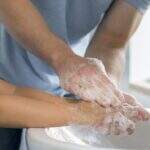 Tem jeito certo de lavar as mãos? Boa higienização pode evitar doenças que levam à morte