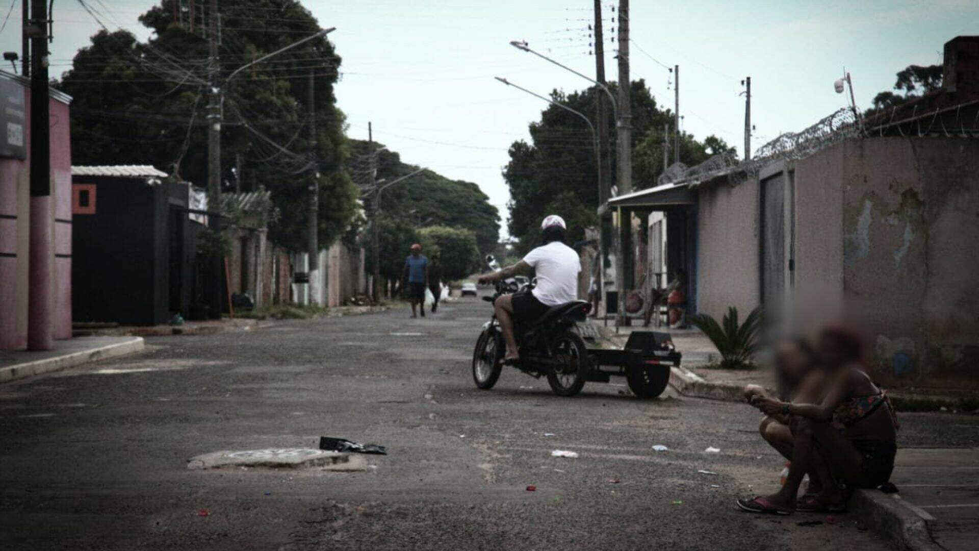 Narcotráfico doméstico avança e ‘minicracolândias’ se espalham por bairros de Campo Grande