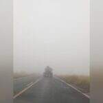 VÍDEO: Neblina no norte do Estado encobre rodovia e motoristas precisam redobrar atenção na MS-112