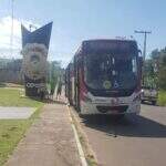 Motorista é ameaçado por estudantes e leva ônibus até delegacia em Campo Grande