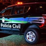 Assaltantes roubam carro de casal e celular de jovem em frente de escola no Chácara Cachoeira