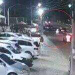 VÍDEO: Motorista de caminhonete fura sinal vermelho e provoca acidente no Tiradentes