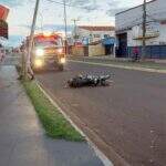 Adolescente de 17 anos morre ao colidir moto em placa de sinalização na Júlio de Castilho