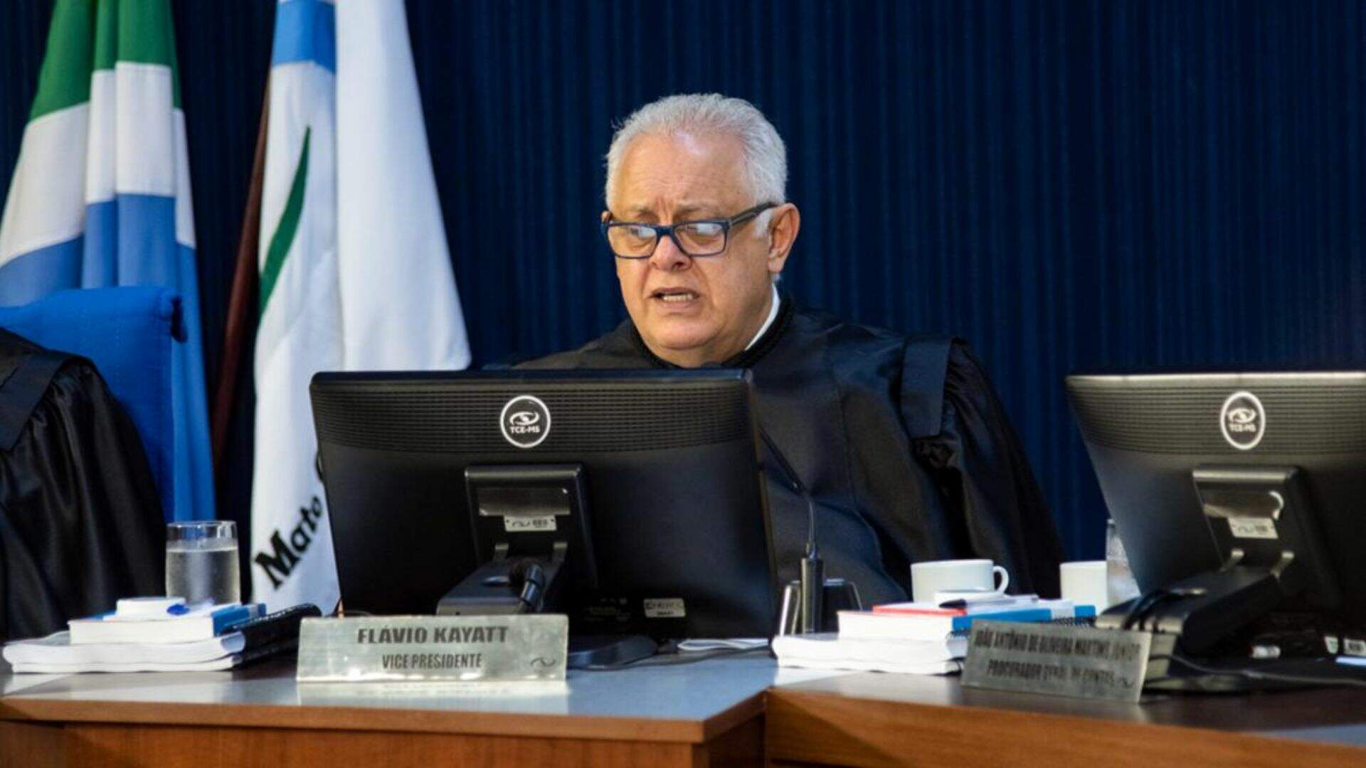 TCE-MS: prestação de contas de Reinaldo é 'aprovada com ressalvas' por Flávio Kayatt