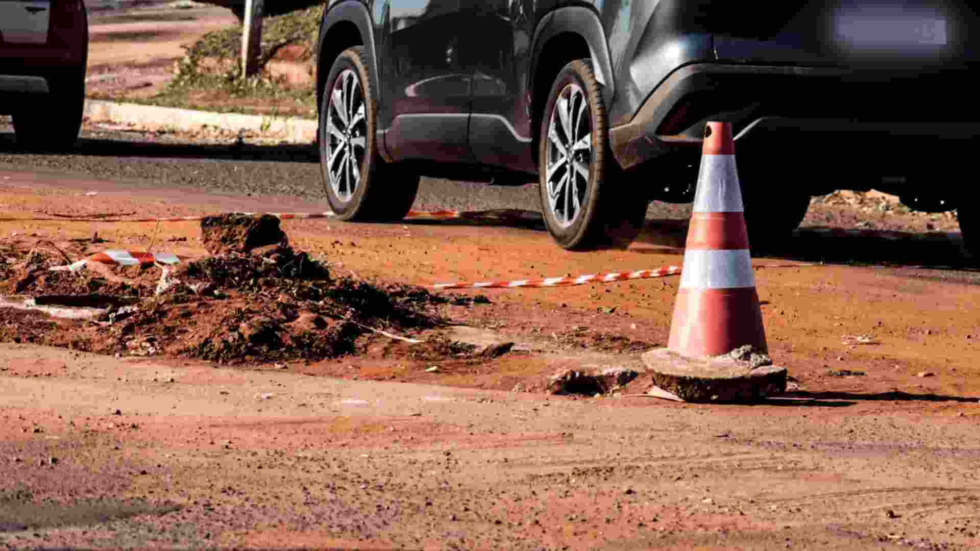 Obras na rotatória da Avenida Três Barras