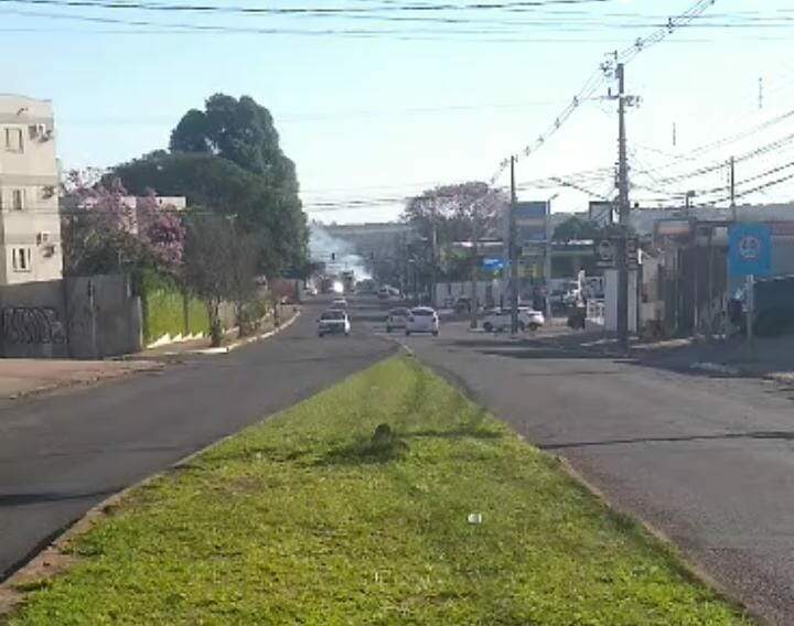 Fumaça atrapalhou o trânsito Avenida Mascarenhas de Moraes