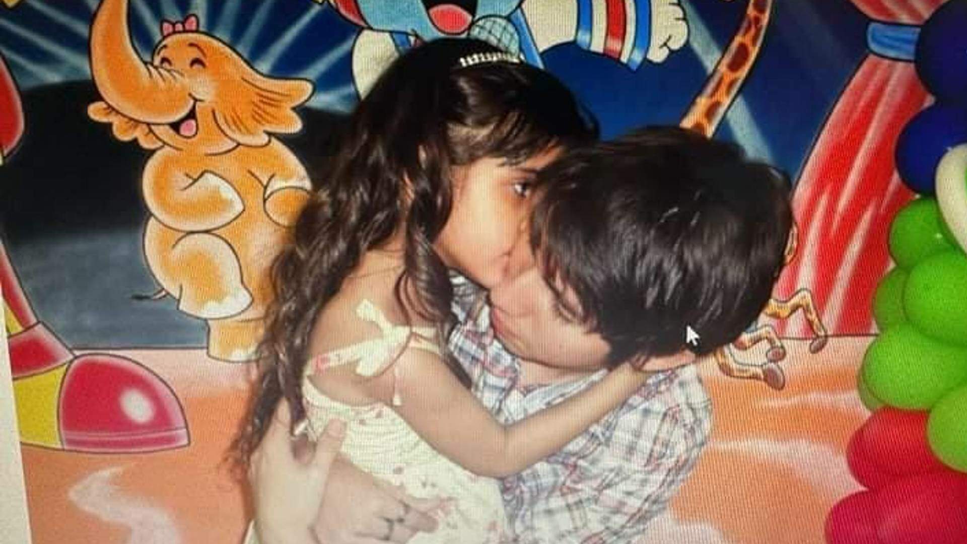 A adolescente não vê o irmão há cinco anos e destaca que a homenagem foi o melhor presente
