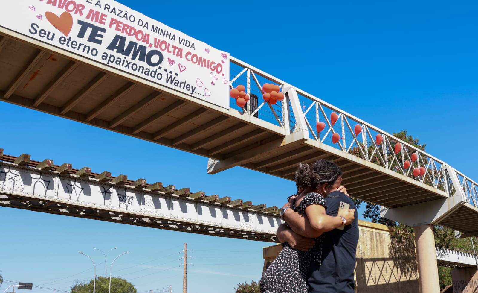 Abraço caloroso e emocionado marcou desfecho da trama - (Foto: Nathalia Alcântara, Midiamax) fany
