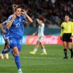 Mesmo com dois gols anulados, Itália faz valer favoritismo contra a Argentina na Copa do Mundo
