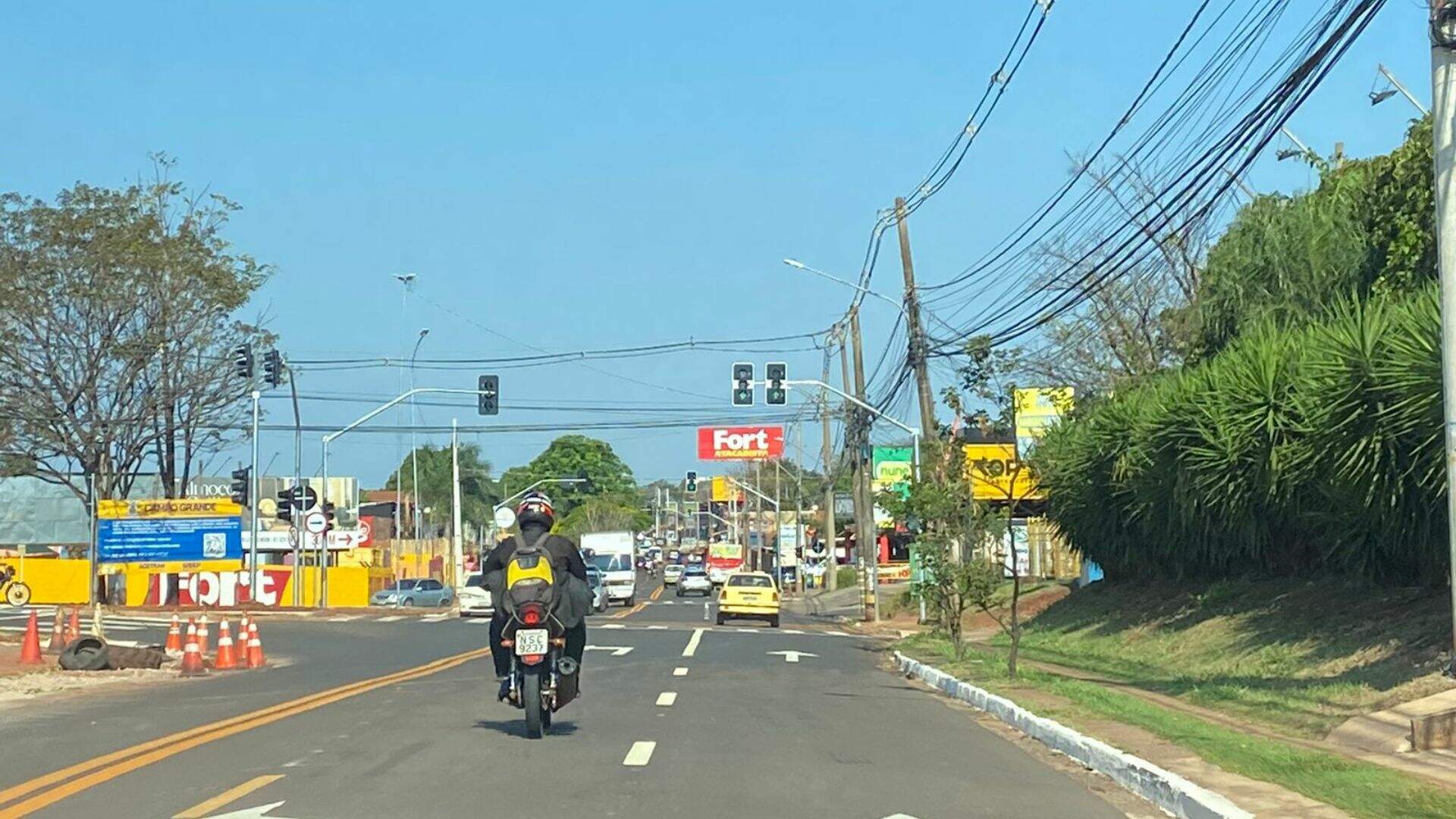 Obras Av. Três barras