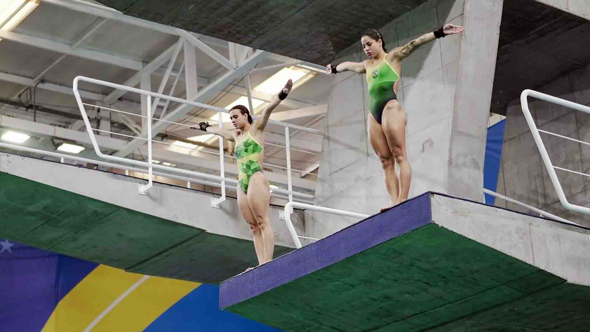 Brasileiras disputaram vaga na final do salto de 10 metros nesta sexta-feira (Marina Ziehe, COB)