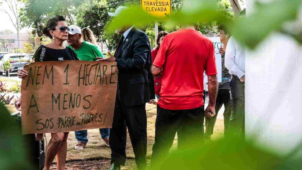 manifestantes parque dos poderes
