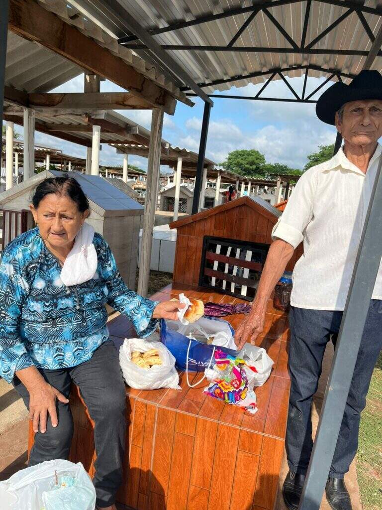 tradição túmulos comidas